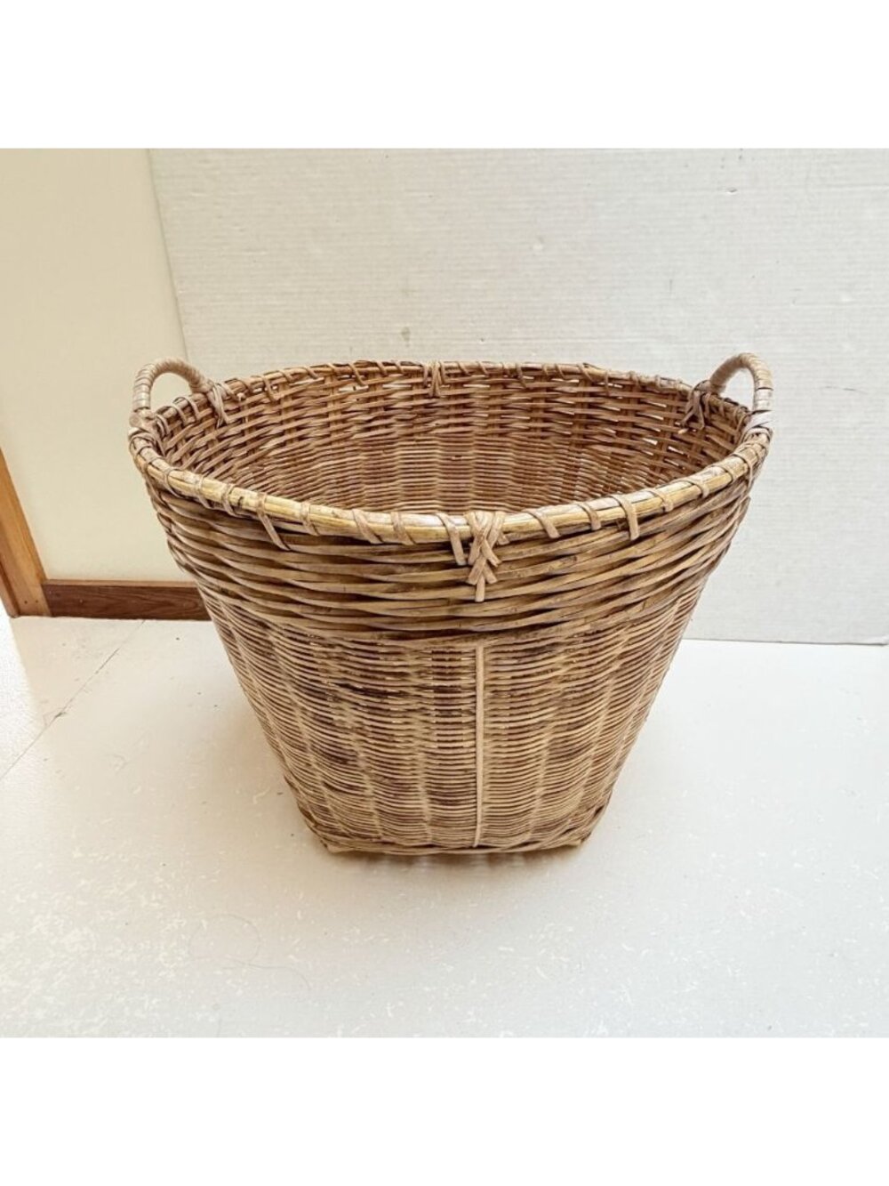 Vintage Bamboo Basket Rattan Laundry Country Farmhouse Heavy Duty 15 in Tall